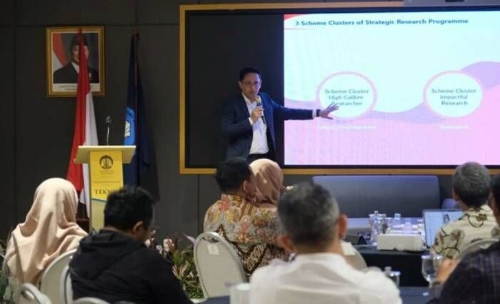Direktur Jenderal Riset dan Pengembangan (Dirjen Risbang) Kemdiktisaintek Fauzan Adziman dalam kegiatan “Personalised Medical Implant Workshop” yang diselenggarakan oleh Universitas Indonesia dan The University of Melbourne di Gedung InterDiciplinary Engineering Universitas Indonesia di Depok, Jawa Barat pada Selasa (30/9/2025). FOTO : ANTARA/HO-Kemdiktisaintek