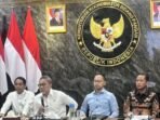 Zulkifli Hasan, Menteri Koordinator Bidang Pangan saat menghadiri dan berbicara dalam konferensi pers seusai Rapat Koordinasi Terbatas Kick Off Komite Pengarah Penyelenggaraan Instrumen Nilai Ekonomi Karbon & Pengendalian Emisi Gas Rumah Kaca, Jakarta (20/10/2025). Foto: ANTARA/Muhammad Baqir Idrus Alatas Zulkifli Hasan, Menteri Koordinator Bidang Pangan saat menghadiri dan berbicara dalam konferensi pers seusai Rapat Koordinasi Terbatas Kick Off Komite Pengarah Penyelenggaraan Instrumen Nilai Ekonomi Karbon & Pengendalian Emisi Gas Rumah Kaca, Jakarta (20/10/2025). Foto: ANTARA/Muhammad Baqir Idrus Alatas