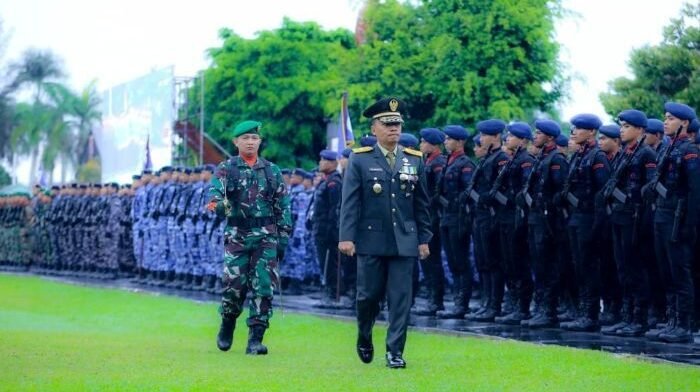 Kodam VI/Mulawarman menggelar Upacara Peringatan HUT ke-80 TNI, bertempat di Lapangan Upacara Makodam VI/Mlw, Jalan Jenderal Sudirman, Balikpapan, pada Minggu (05/10/2025). Foto: HO/Pendam VI/Mlw