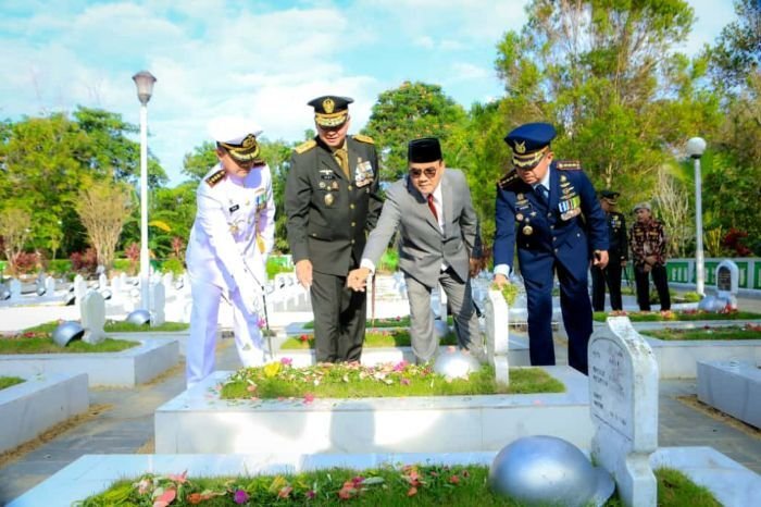 Pangdam VI/Mulawarman Pimpin Ziarah Nasional HUT ke-80 TNI di TMP Dharma Agung