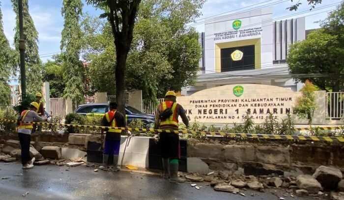 Median jalan yang di bongkar salah satunya di Jl Pahlawan Kota Samarinda. Median jalan yang di bongkar salah satunya di Jl Pahlawan Kota Samarinda. Foto: BorneoFlash/Nur Ainunnisa