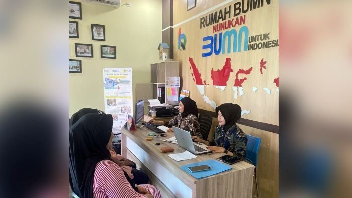 Melalui Rumah BUMN Nunukan, PLN UID Kaltimra Melalui Rumah BUMN Nunukan, PLN UID Kaltimra terus berupaya menyalakan kemandirian ekonomi masyarakat dengan mendampingi 31 pelaku UMKM binaan. Foto: HO/PLN UID Kaltimra
