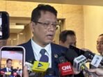 Menteri Keuangan Purbaya Yudhi Sadewa menjawab pertanyaan wartawan dalam wawancara cegat di Jakarta, Senin (27/10/2025). FOTO : ANTARA/Imamatul Silfia. Menteri Keuangan Purbaya Yudhi Sadewa menjawab pertanyaan wartawan dalam wawancara cegat di Jakarta, Senin (27/10/2025). FOTO : ANTARA/Imamatul Silfia.