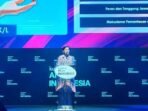 Menteri Komunikasi dan Digital Meutya Hafid dalam sambutannya di acara Kumparan AI for Indonesia di Jakarta, Kamis (23/10/2025). FOTO : ANTARA/Fitra Ashari.