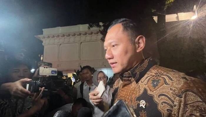 Menteri Koordinator Bidang Infrastruktur dan Pembangunan Kewilayahan Agus Harimurti Yudhoyono memberikan keterangan pers di Kompleks Istana Kepresidenan, Jakarta, Senin (20/10/2025). FOTO : ANTARA/Fathur Rochman Menteri Koordinator Bidang Infrastruktur dan Pembangunan Kewilayahan Agus Harimurti Yudhoyono memberikan keterangan pers di Kompleks Istana Kepresidenan, Jakarta, Senin (20/10/2025). FOTO : ANTARA/Fathur Rochman