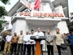 Menteri Koordinator Bidang Perekonomian Airlangga Hartarto mengumumkan stimulus ekonomi di Kantor Pos Indonesia, Menteng, Jakarta, Jumat (17/10/2025). FOTO : ANTARA/HO-Biro Pers Sekretariat Presiden