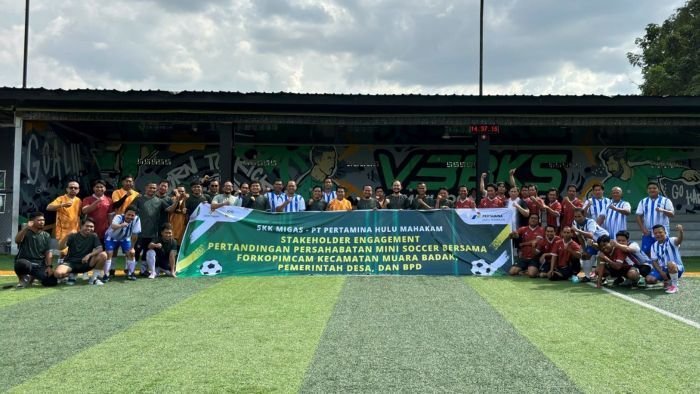 PHM menggelar kegiatan olahraga persahabatan berupa mini soccer bersama Forkopimcam. PHM menggelar kegiatan olahraga persahabatan berupa mini soccer bersama Forkopimcam, Pemerintah Desa, dan Badan Permusyawaratan Desa di Kecamatan Muara Badak, Kutai Kartanegara yang digelar di Samarinda pada 18 Oktober 2025. Foto: HO/PHM