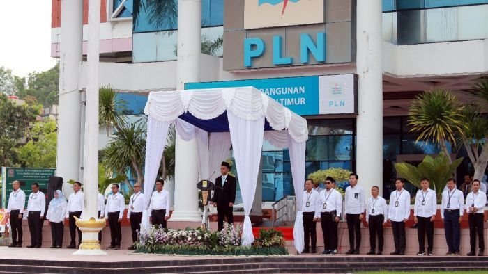 PLN UIP KLT melaksanakan upacara peringatan Hari Listrik Nasional PLN UIP KLT melaksanakan upacara peringatan Hari Listrik Nasional (HLN) ke-80 di Lapangan Upacara PLN UIP KLT, Balikpapan, Senin (27/10/2025). Foto: HO/PLN  UIP KLT