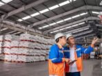 PT Pupuk Kalimantan Timur (Pupuk Kaltim) menyampaikan, total stok pupuk yang dimiliki perusahaan mencapai 161.993 ton hingga 22 Oktober 2025. Oleh karena itu, Perseroan memastikan kesiapan stok pupuk aman untuk mendukung kesuksesan musim tanam Oktober-Maret, Jakarta, Sabtu (25/10/2025). FOTO : ANTARA/HO-Pupuk Kaltim PT Pupuk Kalimantan Timur (Pupuk Kaltim) menyampaikan, total stok pupuk yang dimiliki perusahaan mencapai 161.993 ton hingga 22 Oktober 2025. Oleh karena itu, Perseroan memastikan kesiapan stok pupuk aman untuk mendukung kesuksesan musim tanam Oktober-Maret, Jakarta, Sabtu (25/10/2025). FOTO : ANTARA/HO-Pupuk Kaltim