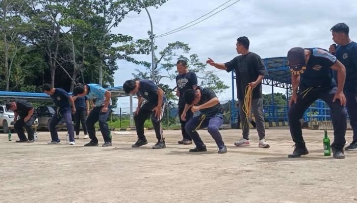 Pegawai Dishub terlibat aktif dalam kegiatan yang demi mempererat kebersamaan serta menumbuhkan semangat pelayanan publik yang solid. Foto: IST/ADV/Dishub Mahulu
