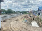 Pembangunan Turap Ruhui Rahayu sepanjang 84 meter kini telah mencapai 89 persen progresnya. Pembangunan Turap Ruhui Rahayu sepanjang 84 meter kini telah mencapai 89 persen progresnya. Foto: BorneoFlash/Nur Ainunnisa
