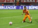 Penjaga gawang PSM Makassar, Reza Arya Pratama mendapat panggilan bergabung ke Timnas Indonesia. Foto: HO/ileague.id