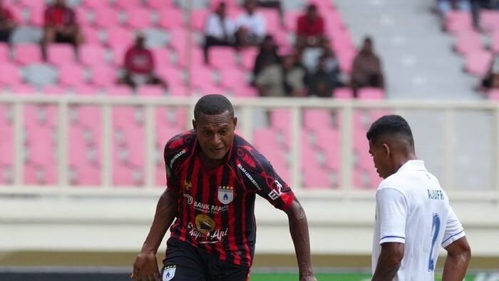 Laga Persipura Jayapura Vs Persiba Balikpapan berlangsung di Stadion Lucas Enembe, dalam lanjutan kompetisi Pegadaian Championship (Liga 2), pada Minggu (19/10/2025). Foto: HO/Instagram @persipurapapua1963