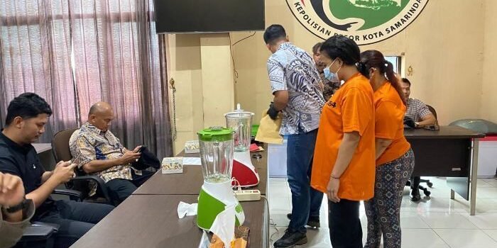 Personel Satresnarkoba Polresta Samarinda saat memusnahkan barang bukti narkotika hasil pengungkapan kasus di wilayah hukumnya. Foto: HO/Humas Polresta Samarinda