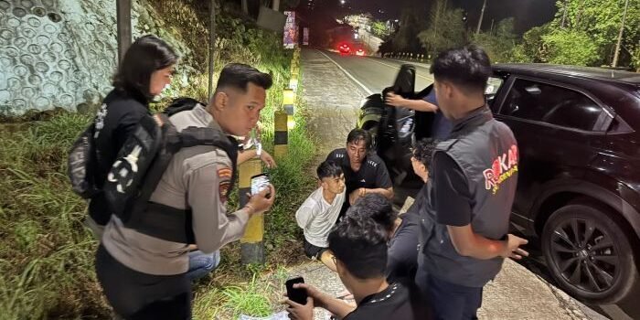 Petugas Polresta Samarinda bersama BNN menggagalkan peredaran sabu seberat dua kilogram di Jalan Poros Samarinda–Bontang. Foto: HO/Humas Polresta Samarinda
