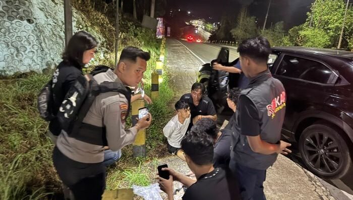 Petugas Polresta Samarinda bersama BNN menggagalkan peredaran sabu seberat dua kilogram di Jalan Poros Samarinda–Bontang. Foto: HO/Humas Polresta Samarinda