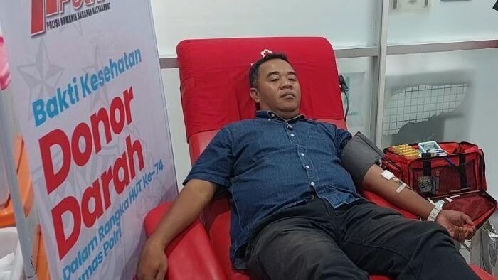 Polresta Balikpapan gelar donor darah dalam rangka HUT ke 74 Humas Polri Polresta Balikpapan gelar donor darah dalam rangka HUT ke 74 Humas Polri, di Kantor Palang Merah Indonesia (PMI) Kota Balikpapan, pada Rabu (22/10/2025). Foto: BorneoFlash/Niken Sulastri