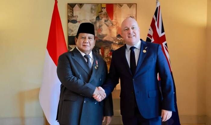Presiden RI Prabowo Subianto mengadakan pertemuan bilateral dengan Perdana Menteri (PM) Selandia Baru Christopher Luxon di sela-sela rangkaian Konferensi Tingkat Tinggi (KTT) APEC 2025 di Gyeongju, Korea Selatan, Jumat (31/1/2025). FOTO : ANTARA/HO-Tim Media Presiden Prabowo Subianto. Presiden RI Prabowo Subianto mengadakan pertemuan bilateral dengan Perdana Menteri (PM) Selandia Baru Christopher Luxon di sela-sela rangkaian Konferensi Tingkat Tinggi (KTT) APEC 2025 di Gyeongju, Korea Selatan, Jumat (31/1/2025). FOTO : ANTARA/HO-Tim Media Presiden Prabowo Subianto.