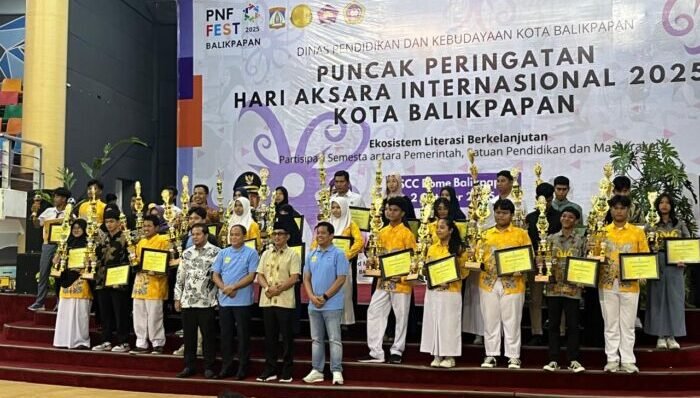 Puncak Peringatan Hari Aksara Internasional Kota Balikpapan, di Balikpapan Sport and Convention Center (BSCC)/DOME, pada Kamis (2/10/2025). Foto: BorneoFlash/Niken Sulastri