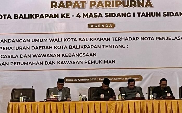 Rapat paripurna DPRD Kota Balikpapan yang digelar di Grand Senyiur Balikpapan Rapat paripurna DPRD Kota Balikpapan yang digelar di Grand Senyiur Balikpapan, pada Rabu (29/10/2025). Foto: BorneoFlash/Ardian
