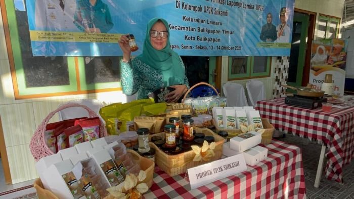 TP PKK Lamaru saat menampilkan produk UP2K. Foto: BorneoFlash/Niken Sulastri