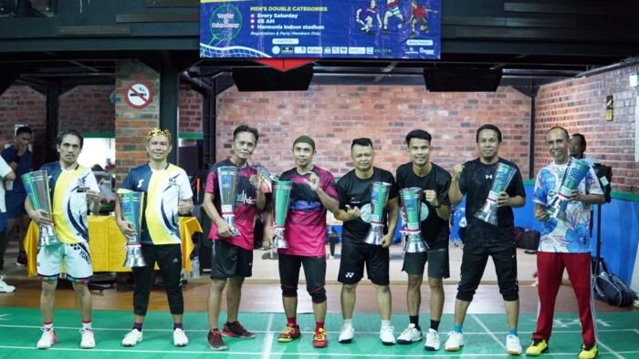 Turnamen Badminton Smash & Grabbers (S&G) 2025 yang digelar di Harmonis Indoor Stadium, Balikpapan resmi berakhir pada Sabtu (11/10/2025). Foto: HO/Borneo Photoworks