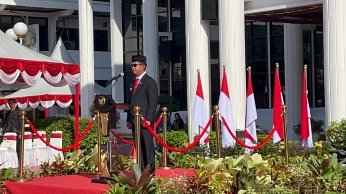 Wali Kota Balikpapan H. Rahmad Mas’ud Saat memimpin upacara peringatan Hari Sumpah Pemuda Wali Kota Balikpapan H. Rahmad Mas’ud Saat memimpin upacara peringatan Hari Sumpah Pemuda ke-97 tahun 2025 di Halaman Balai Kota Balikpapan, Pada Selasa (28/10/2025). Foto: BorneoFlash/Ardian