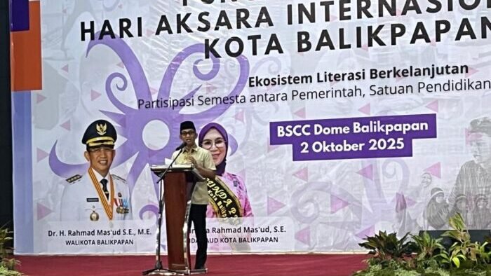 Wali Kota Balikpapan, Rahmad Mas’ud, pada Puncak Peringatan Hari Aksara Internasional Kota Balikpapan, di Balikpapan Sport and Convention Center (BSCC)/DOME, pada Kamis (2/10/2025). Foto: BorneoFlash/Niken Sulastri