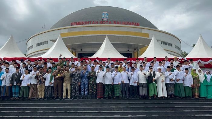 Peringatan Hari Santri Nasional Tahun 2025 di Halaman Balikpapan Sport and Convention Center (BSCC)/DOME, pada Rabu (22/10/2025). Foto: BorneoFlash/Ardian