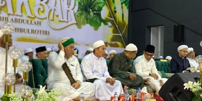 Wali Kota Balikpapan, Rahmad Mas’ud saat menghadiri Maulid Arba’in di Balikpapan Sport and Convention Center (BSCC)/Dome, pada hari Sabtu Malam (4/10/2025). Foto: BorneoFlash/Niken Sulastri