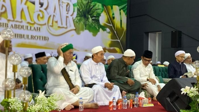 Wali Kota Balikpapan, Rahmad Mas’ud saat menghadiri Maulid Arba’in di Balikpapan Sport and Convention Center (BSCC)/Dome, pada hari Sabtu Malam (4/10/2025). Foto: BorneoFlash/Niken Sulastri