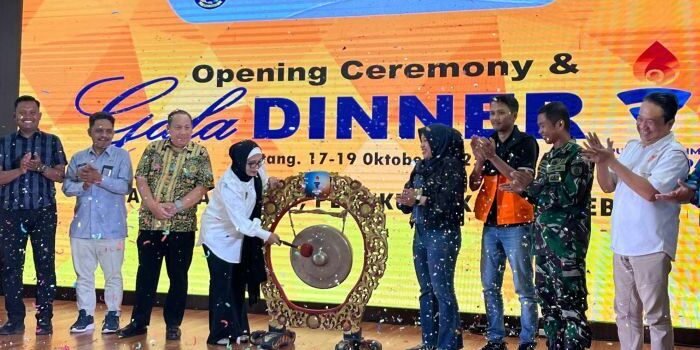 Wali Kota Bontang Neni Moerniaeni Saat Opening Ceremony dan Gala Dinner Porwada Kaltim 2025, di Aula Rumah Jabatan Wali Kota Bontang, pada Jumat malam (17/10/2025). Foto: BorneoFlash/Niken Sulastri