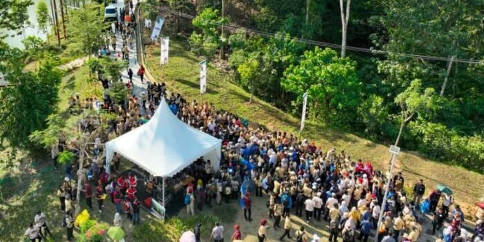 Berlokasi di DAS Sanggai, KIPP Nusantara, Ibu Kota Nusantara menorehkan rekor MURI terbaru sebagai aksi penanaman 1010 kopi liberika dengan jumlah peserta terbanyak sejumlah 1486 peserta, Jumat (10/10/2025). Foto: HO/Humas Otorita IKN