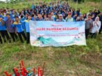 Otorita IKN menggandeng para siswa dan siswi SMKN 6 PPU untuk menanam berbagai jenis tanaman pangan di Desa Semoi Dua, Kecamatan Sepaku, Kabupaten PPU, Kalimantan Timur, Kamis (16/10/2025). Foto: HO/Humas Otorita IKN