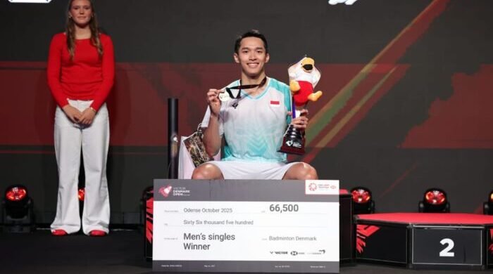 Jonatan Christie menjadi juara Denmark Open 2025 dalam kategori Tunggal Putra di Jynske Arena, Odesse (19/10/2025). Foto: HO/PBSI Jonatan Christie menjadi juara Denmark Open 2025 dalam kategori Tunggal Putra di Jynske Arena, Odesse (19/10/2025). Foto: HO/PBSI