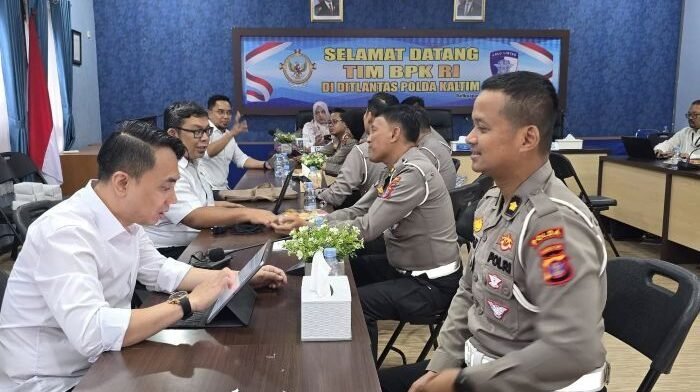 Kunjungan resmi Tim Audit Badan Pemeriksa Keuangan Republik Indonesia (BPK RI) Terkait Pemeriksaan Kinerja Kamseltibcar Lantas Polda Kaltim, pada Senin (20/10/2025).  Foto: HO/Humas Polda Kaltim