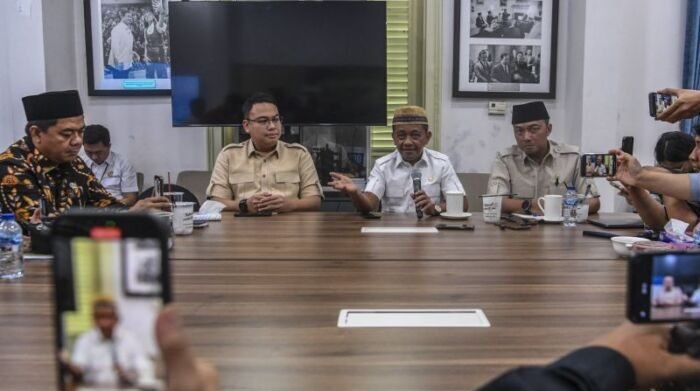 Bahlil Lahadaliam, Menteri Energi dan Sumber Daya Mineral (ESDM). Foto: ANTARA/Galih Pradipta/rst Bahlil Lahadaliam, Menteri Energi dan Sumber Daya Mineral (ESDM). Foto: ANTARA/Galih Pradipta/rst