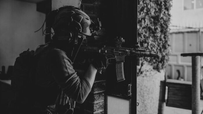 Ilustrasi. Aksi Baku Tembak Polisi. Foto: Pexels