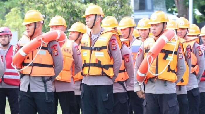 Apel Kesiapsiagaan Antisipasi Perkembangan Situasi Bencana Alam di wilayah Provinsi Kalimantan Timur dan Kalimantan Utara, yang digelar di Lapangan Makodam VI/Mulawarman, pada Sabtu (22/11/2025). Foto: HO/Humas Polda Kaltim