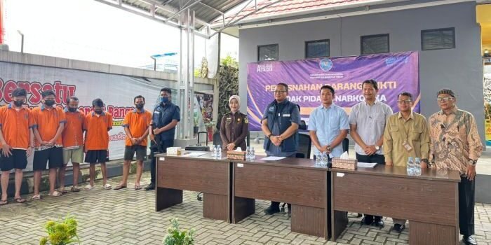 BNNP Kaltim Musnahkan Hampir 3 Kg Sabu, Lima Kurir Dijerat Hukuman Berat