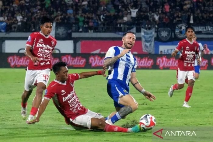 Persib Bandung Taklukan Bali United 1-0 di Gianyar