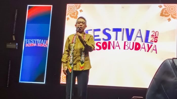 Bupati Kutim, Ardiansyah Sulaiman, resmi menutup gelaran Festival Pesona Budaya (FPB) 2025 yang dipusatkan di Alun-alun, Bukit Pelangi Sangatta Utara, pada Minggu malam (23/11/2025). Foto: HO/kutaitimurkab.go.id