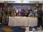 DPRD Kabupaten Mahulu mengikuti kegiatan Bimtek Pimpinan dan Anggota DPRD dengan tema Optimalisasi Hasil Reses diselenggarakan di Ruang Penajam Sepaku, Lantai 3 Blue Sky Hotel Balikpapan, pada Minggu (23/11/25). Foto: HO/DPRD Mahulu