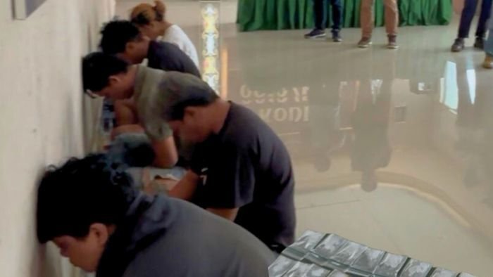 Enam orang diduga terlibat jaringan tersebut diamankan dari dua lokasi berbeda pada Rabu (19/11/2025) malam. Foto: BorneoFlash/Ist