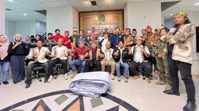 Forum Aksi Kaltim diterima oleh DPRD Provinsi Kalimantan Timur (Kaltim) untuk membahas isu pemotongan Dana Bagi Hasil (DBH). Foto: BorneoFlash/NurAinunnisa