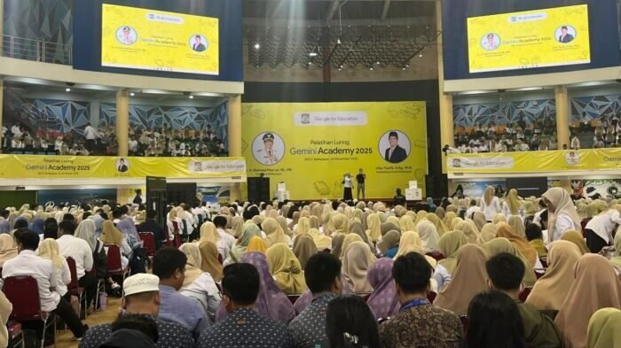 Google Indonesia bersama Pemerintah Kota Balikpapan, menggelar pelatihan Gemini Academy kepada Guru Balikpapan di Balikpapan Sport and Convention Center (BSCC)/Dome, pada Rabu (26/11/2025). Foto: BorneoFlash/Niken Sulastri
