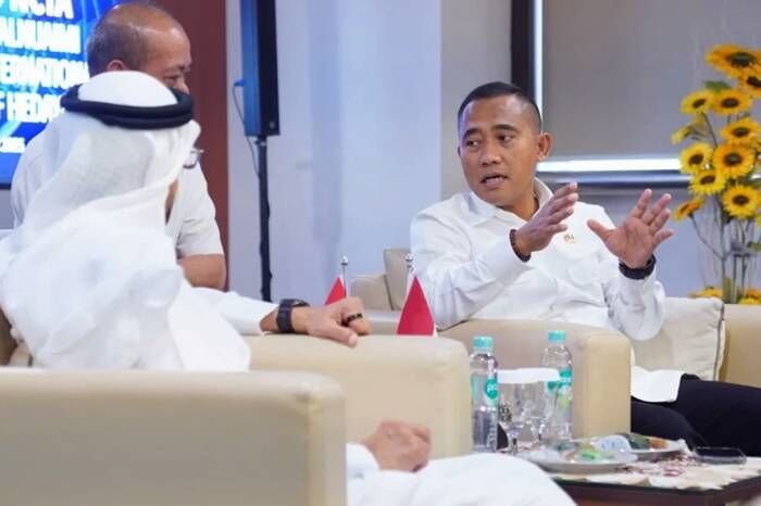 Kepala BNPT RI Komjen Pol. Eddy Hartono (kanan) saat menerima kunjungan kehormatan Chairman of the International Steering Board of Hedayah Ali Rashid Alnuaimi (kiri) di Jakarta, Rabu (12/11/2025). FOTO : ANTARA/HO-BNPT RI