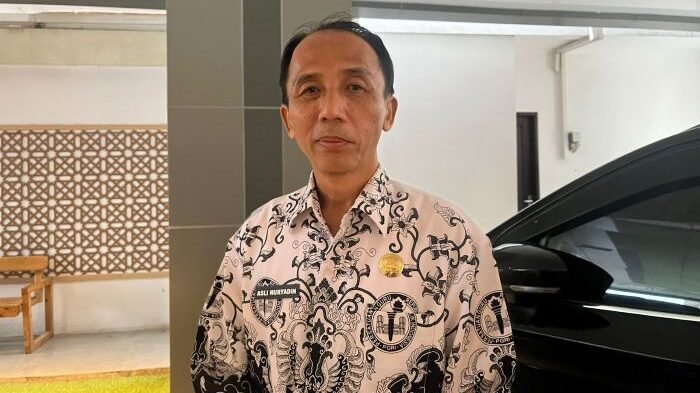 Ketua PGRI Kota Samarinda, Asli Nuryadin. Foto: BorneoFlash/Nur Ainunnisa