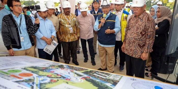 Komisi II DPR RI saat melakukan kunjungan dan rapat koordinasi bersama Badan Otorita IKN di Kantor Kemenko 3, Nusantara, pada Selasa (11/11/2025). Foto: HO/Humas Otorita IKN