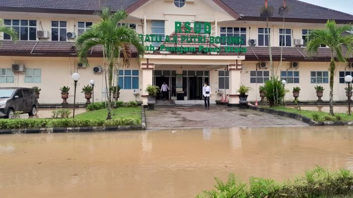 Kondisi RSUD Ratu Aji Putri Botung setelah hujan lebat melanda PPU pada Rabu (12/11/2025). Foto: Dok Titiknol